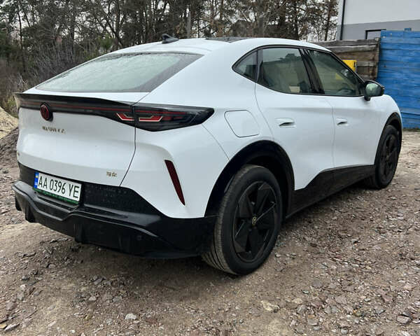 Білий Фольксваген ID. Unyx, об'ємом двигуна 0 л та пробігом 1 тис. км за 27500 $, фото 1 на Automoto.ua