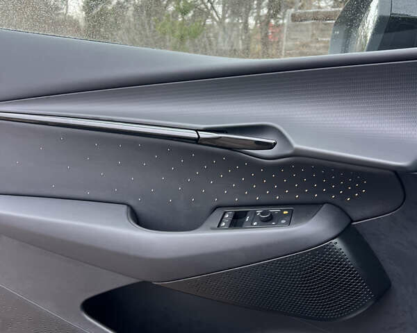 Білий Фольксваген ID. Unyx, об'ємом двигуна 0 л та пробігом 1 тис. км за 27500 $, фото 6 на Automoto.ua