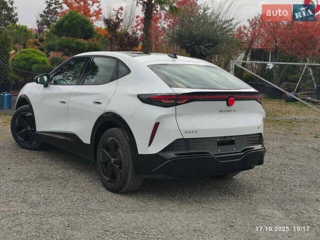 Белый Фольксваген ID. Unyx, объемом двигателя 0 л и пробегом 2 тыс. км за 29300 $, фото 6 на Automoto.ua