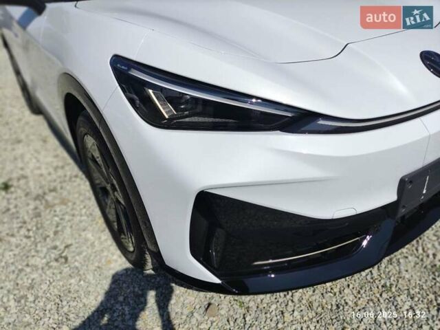 Білий Фольксваген ID. Unyx, об'ємом двигуна 0 л та пробігом 1 тис. км за 29800 $, фото 8 на Automoto.ua