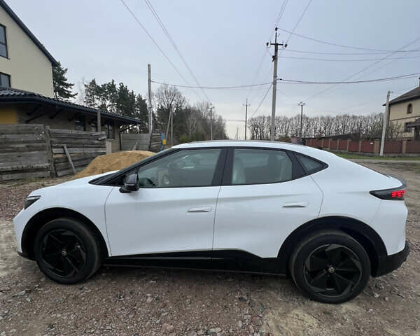 Білий Фольксваген ID. Unyx, об'ємом двигуна 0 л та пробігом 1 тис. км за 27500 $, фото 3 на Automoto.ua