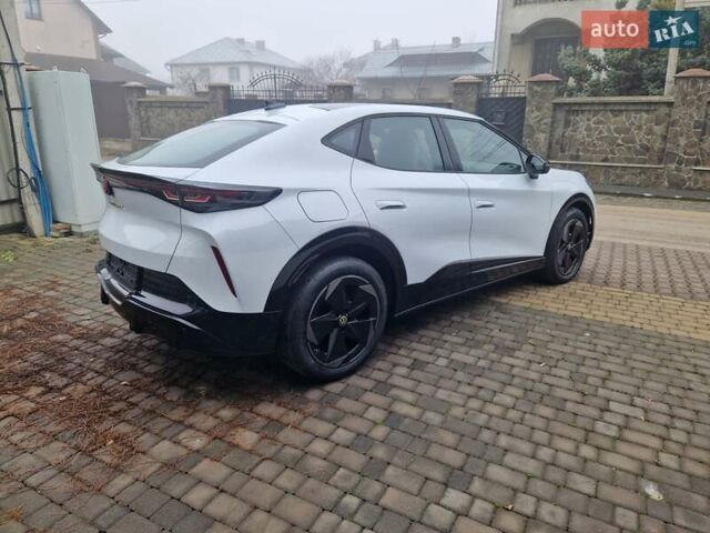 Белый Фольксваген ID. Unyx, объемом двигателя 0 л и пробегом 1 тыс. км за 28600 $, фото 4 на Automoto.ua