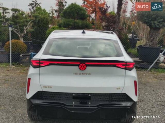 Белый Фольксваген ID. Unyx, объемом двигателя 0 л и пробегом 2 тыс. км за 29300 $, фото 5 на Automoto.ua