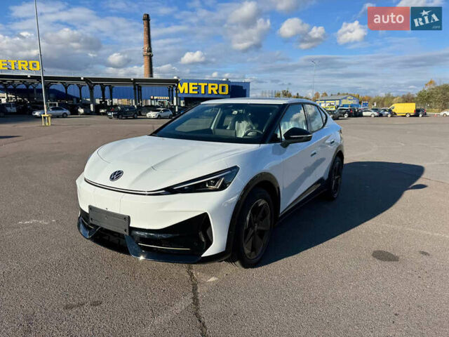 Белый Фольксваген ID. Unyx, объемом двигателя 0 л и пробегом 1 тыс. км за 28999 $, фото 4 на Automoto.ua