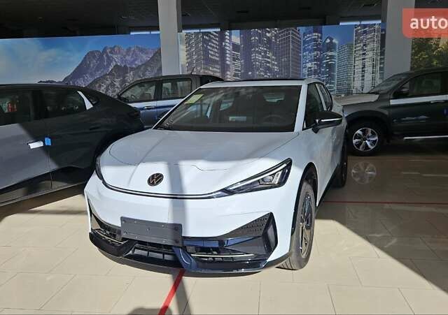 Белый Фольксваген ID. Unyx, объемом двигателя 0 л и пробегом 1 тыс. км за 26900 $, фото 1 на Automoto.ua