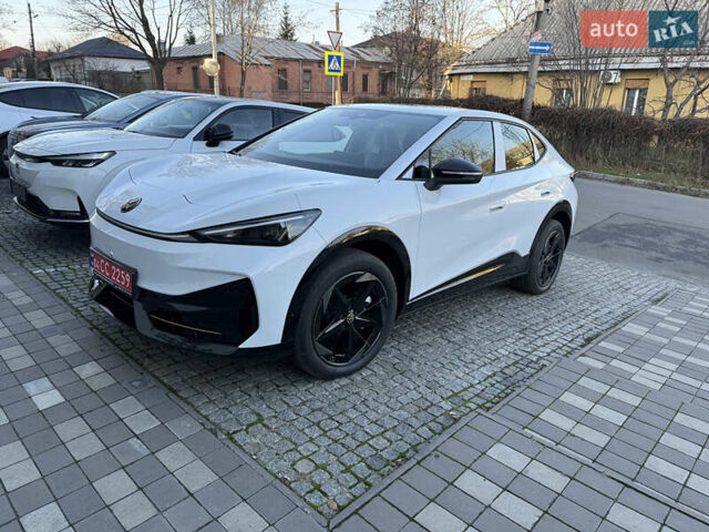 Белый Фольксваген ID. Unyx, объемом двигателя 0 л и пробегом 1 тыс. км за 30000 $, фото 11 на Automoto.ua