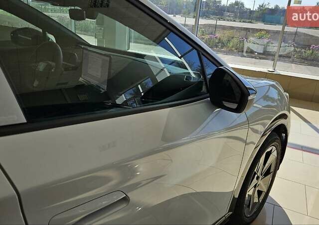 Белый Фольксваген ID. Unyx, объемом двигателя 0 л и пробегом 1 тыс. км за 26900 $, фото 5 на Automoto.ua