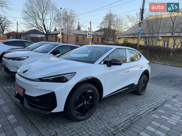 Белый Фольксваген ID. Unyx, объемом двигателя 0 л и пробегом 1 тыс. км за 30000 $, фото 7 на Automoto.ua