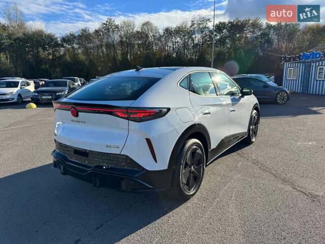 Белый Фольксваген ID. Unyx, объемом двигателя 0 л и пробегом 1 тыс. км за 28999 $, фото 6 на Automoto.ua