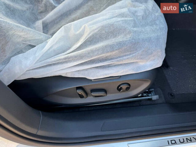 Белый Фольксваген ID. Unyx, объемом двигателя 0 л и пробегом 1 тыс. км за 28999 $, фото 11 на Automoto.ua