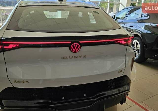 Белый Фольксваген ID. Unyx, объемом двигателя 0 л и пробегом 1 тыс. км за 26900 $, фото 3 на Automoto.ua