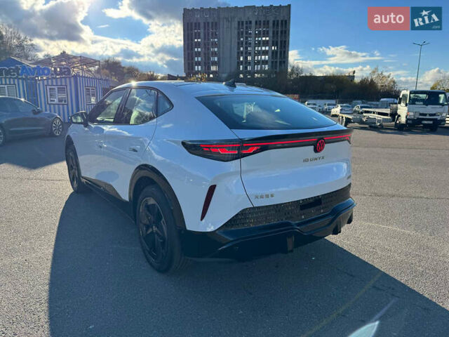 Белый Фольксваген ID. Unyx, объемом двигателя 0 л и пробегом 1 тыс. км за 28999 $, фото 2 на Automoto.ua