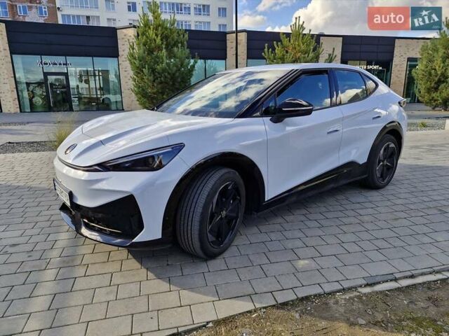 Білий Фольксваген ID. Unyx, об'ємом двигуна 0 л та пробігом 3 тис. км за 29000 $, фото 2 на Automoto.ua