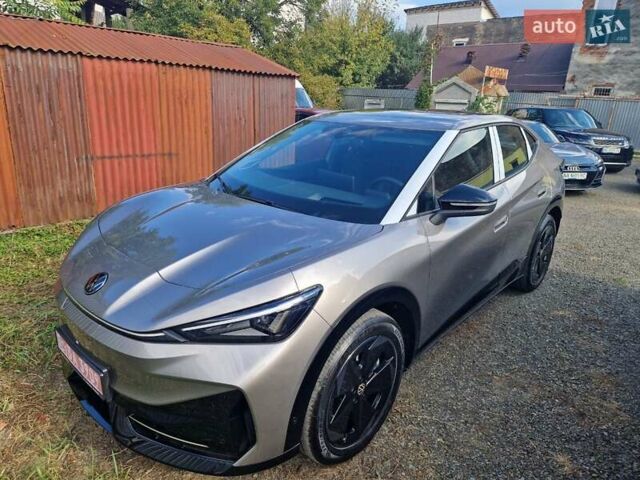 Бежевый Фольксваген ID. Unyx, объемом двигателя 0 л и пробегом 1 тыс. км за 30600 $, фото 3 на Automoto.ua