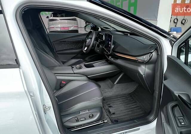 Серый Фольксваген ID. Unyx, объемом двигателя 0 л и пробегом 7 тыс. км за 27250 $, фото 14 на Automoto.ua