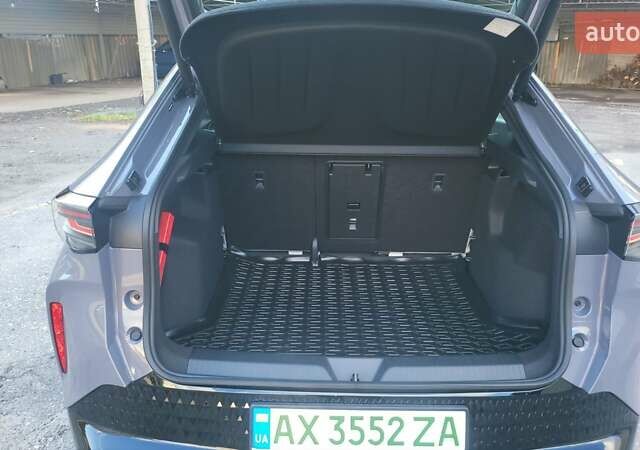 Серый Фольксваген ID. Unyx, объемом двигателя 0 л и пробегом 500 тыс. км за 32900 $, фото 3 на Automoto.ua