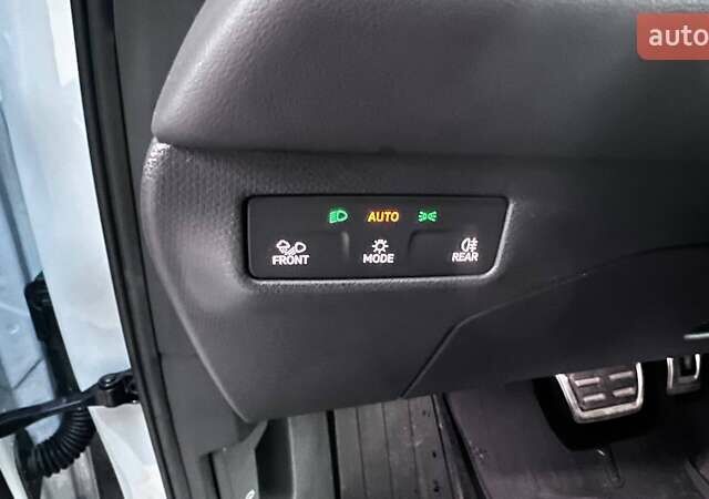 Серый Фольксваген ID. Unyx, объемом двигателя 0 л и пробегом 7 тыс. км за 27250 $, фото 20 на Automoto.ua