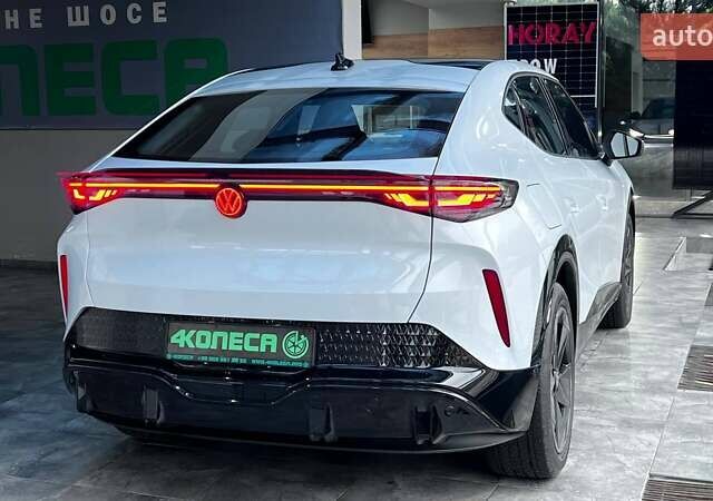 Серый Фольксваген ID. Unyx, объемом двигателя 0 л и пробегом 7 тыс. км за 27250 $, фото 3 на Automoto.ua