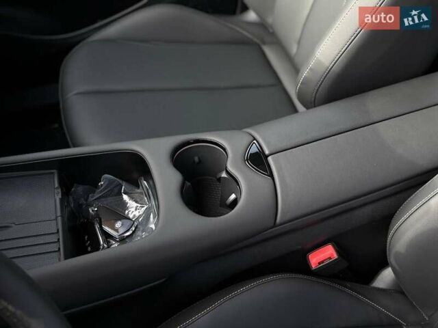 Сірий Фольксваген ID. Unyx, об'ємом двигуна 0 л та пробігом 1 тис. км за 28900 $, фото 27 на Automoto.ua