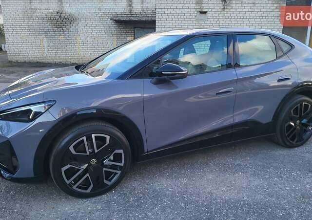 Серый Фольксваген ID. Unyx, объемом двигателя 0 л и пробегом 500 тыс. км за 32900 $, фото 9 на Automoto.ua