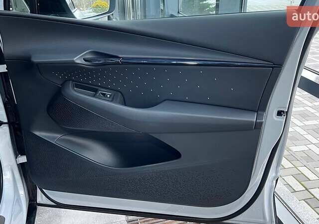 Серый Фольксваген ID. Unyx, объемом двигателя 0 л и пробегом 7 тыс. км за 27250 $, фото 13 на Automoto.ua