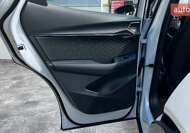 Серый Фольксваген ID. Unyx, объемом двигателя 0 л и пробегом 7 тыс. км за 27250 $, фото 11 на Automoto.ua