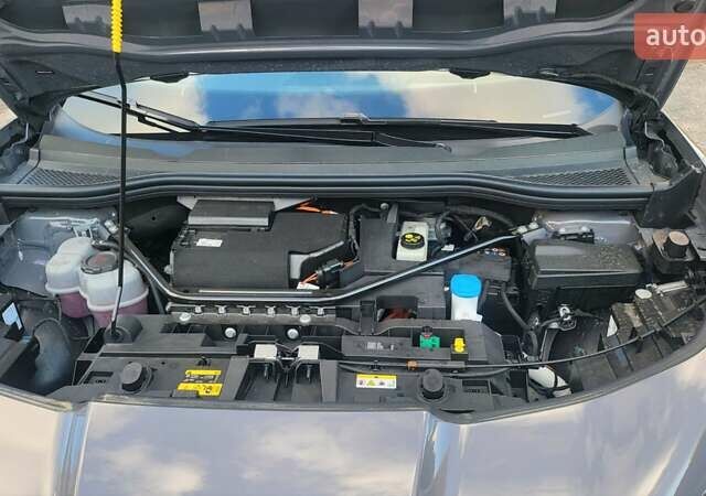 Серый Фольксваген ID. Unyx, объемом двигателя 0 л и пробегом 500 тыс. км за 32900 $, фото 16 на Automoto.ua