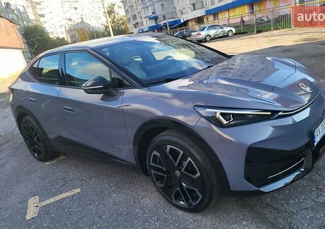 Серый Фольксваген ID. Unyx, объемом двигателя 0 л и пробегом 500 тыс. км за 32900 $, фото 7 на Automoto.ua