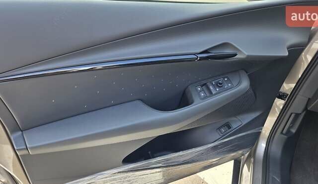 Сірий Фольксваген ID. Unyx, об'ємом двигуна 0 л та пробігом 1 тис. км за 30000 $, фото 15 на Automoto.ua