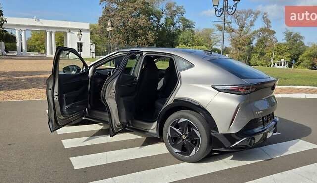 Сірий Фольксваген ID. Unyx, об'ємом двигуна 0 л та пробігом 1 тис. км за 30000 $, фото 5 на Automoto.ua