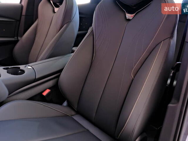 Серый Фольксваген ID. Unyx, объемом двигателя 0 л и пробегом 1 тыс. км за 31900 $, фото 35 на Automoto.ua