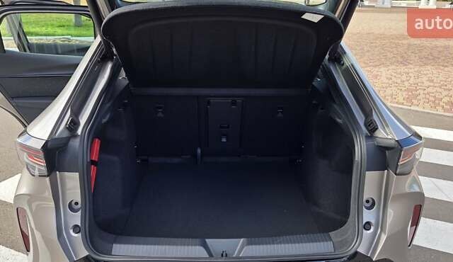 Сірий Фольксваген ID. Unyx, об'ємом двигуна 0 л та пробігом 1 тис. км за 30000 $, фото 18 на Automoto.ua