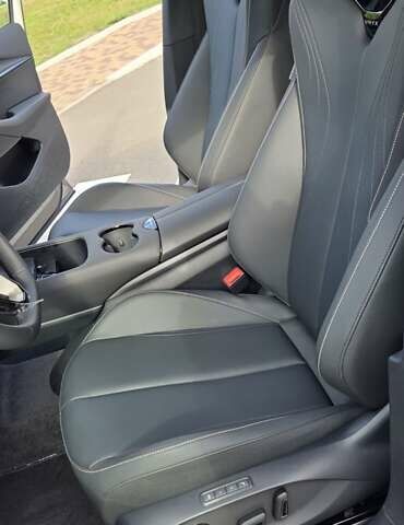 Сірий Фольксваген ID. Unyx, об'ємом двигуна 0 л та пробігом 1 тис. км за 30000 $, фото 13 на Automoto.ua