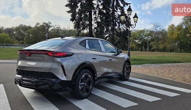 Сірий Фольксваген ID. Unyx, об'ємом двигуна 0 л та пробігом 1 тис. км за 30000 $, фото 4 на Automoto.ua