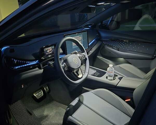 Сірий Фольксваген ID. Unyx, об'ємом двигуна 0 л та пробігом 4 тис. км за 28500 $, фото 3 на Automoto.ua