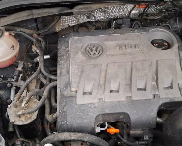 Чорний Фольксваген Suran, об'ємом двигуна 2 л та пробігом 299 тис. км за 12200 $, фото 13 на Automoto.ua