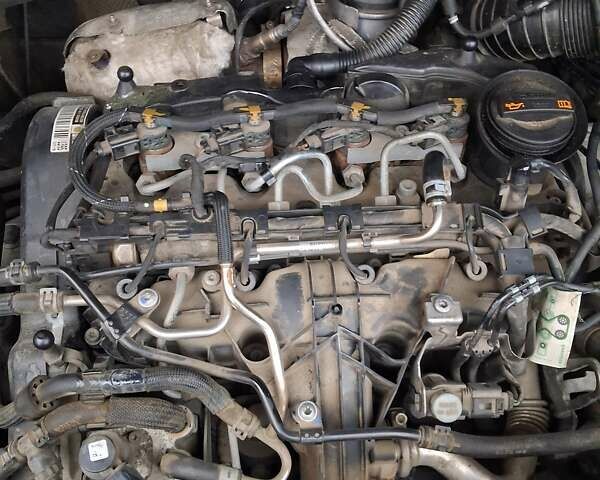 Чорний Фольксваген Suran, об'ємом двигуна 2 л та пробігом 299 тис. км за 12200 $, фото 3 на Automoto.ua