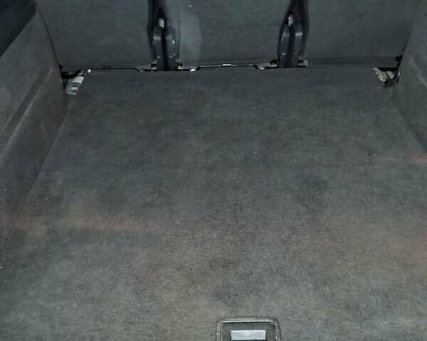 Чорний Фольксваген Suran, об'ємом двигуна 2 л та пробігом 299 тис. км за 12200 $, фото 2 на Automoto.ua