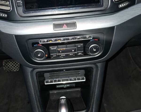 Чорний Фольксваген Suran, об'ємом двигуна 2 л та пробігом 299 тис. км за 12200 $, фото 10 на Automoto.ua