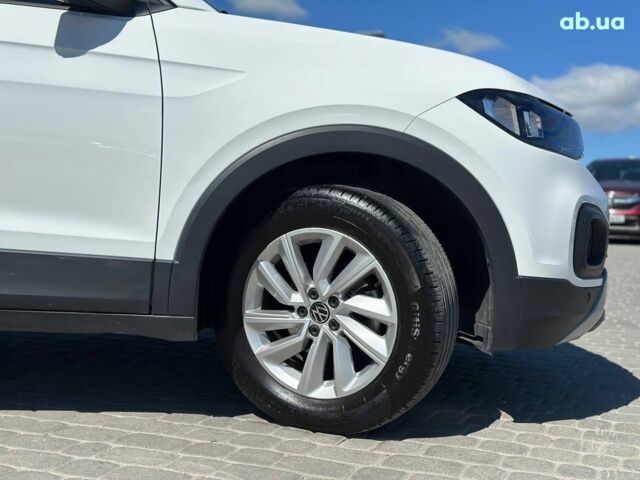 Белый Фольксваген T-Cross, объемом двигателя 1 л и пробегом 30 тыс. км за 22890 $, фото 11 на Automoto.ua