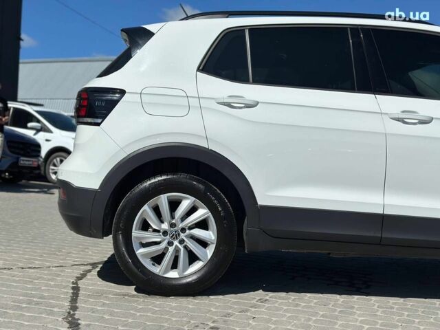Белый Фольксваген T-Cross, объемом двигателя 1 л и пробегом 30 тыс. км за 22890 $, фото 9 на Automoto.ua