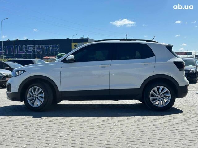 Белый Фольксваген T-Cross, объемом двигателя 1 л и пробегом 30 тыс. км за 22890 $, фото 4 на Automoto.ua