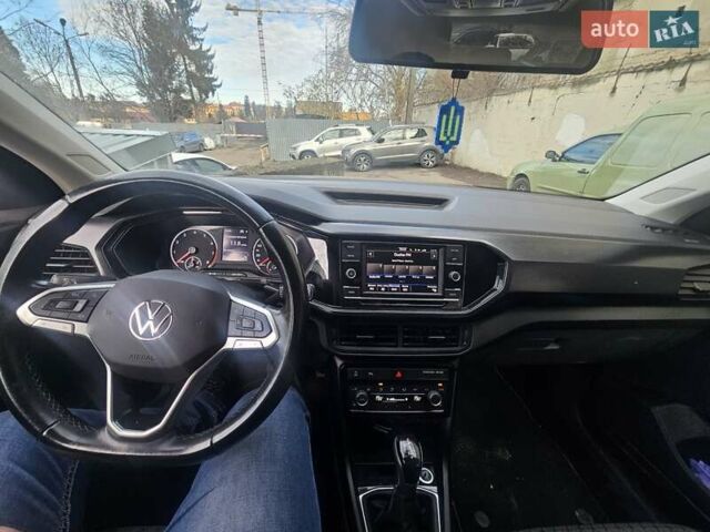 Белый Фольксваген T-Cross, объемом двигателя 1 л и пробегом 85 тыс. км за 19000 $, фото 7 на Automoto.ua