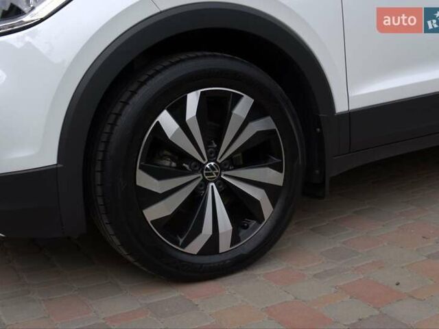 Белый Фольксваген T-Cross, объемом двигателя 1 л и пробегом 29 тыс. км за 21500 $, фото 18 на Automoto.ua