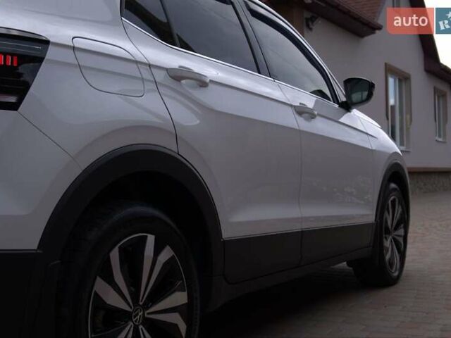 Белый Фольксваген T-Cross, объемом двигателя 1 л и пробегом 29 тыс. км за 21500 $, фото 13 на Automoto.ua