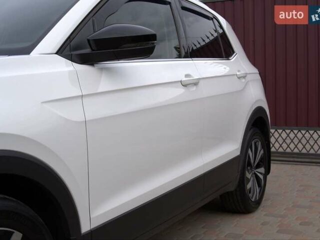 Белый Фольксваген T-Cross, объемом двигателя 1 л и пробегом 29 тыс. км за 21500 $, фото 3 на Automoto.ua
