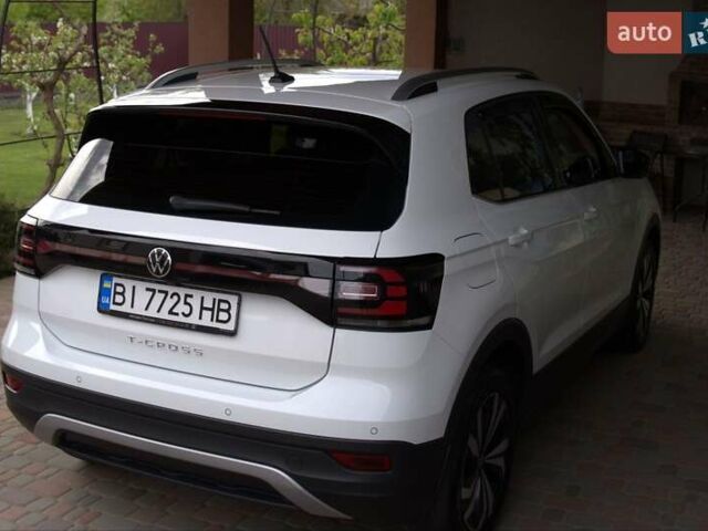 Белый Фольксваген T-Cross, объемом двигателя 1 л и пробегом 29 тыс. км за 21500 $, фото 27 на Automoto.ua