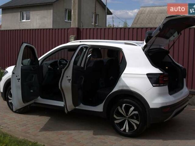 Белый Фольксваген T-Cross, объемом двигателя 1 л и пробегом 29 тыс. км за 21500 $, фото 22 на Automoto.ua