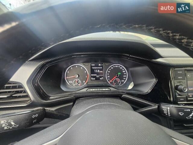 Белый Фольксваген T-Cross, объемом двигателя 1 л и пробегом 85 тыс. км за 19000 $, фото 8 на Automoto.ua