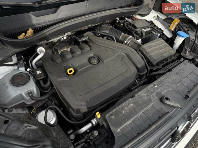 Белый Фольксваген T-Cross, объемом двигателя 1.5 л и пробегом 25 тыс. км за 29999 $, фото 29 на Automoto.ua